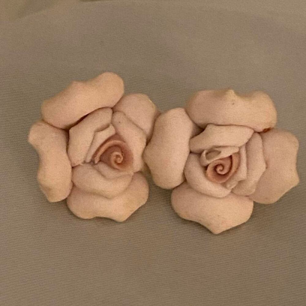 Vintage Avon Pink Porcelain Rose Earrings Floral Studs Unsigned